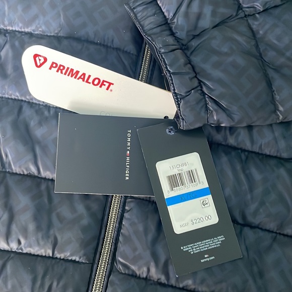 NWT Navy Tommy Hilfiger packable down puffer 💙 - Picture 5 of 5